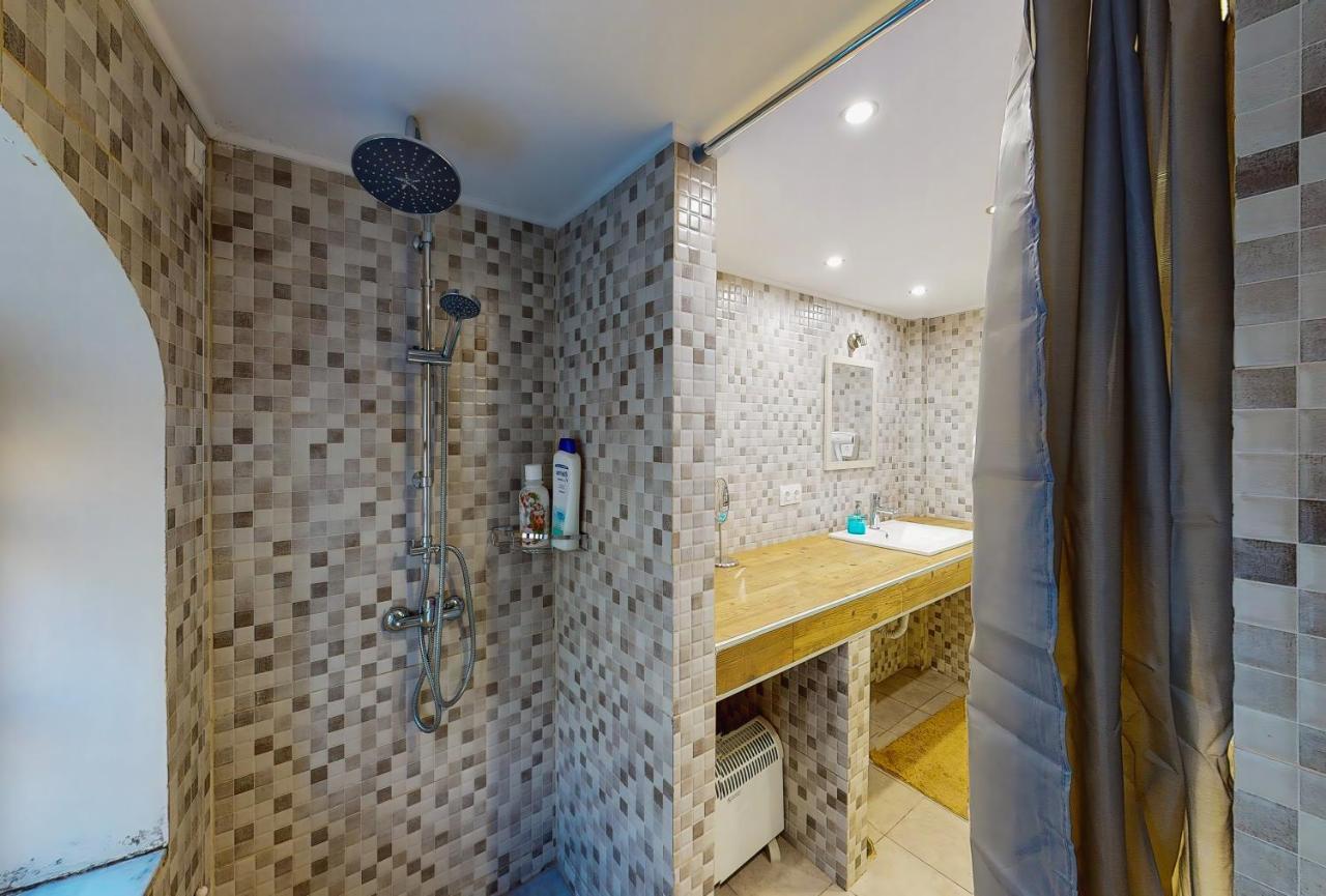 Central Apartment in Psiri  Атина Екстериор снимка