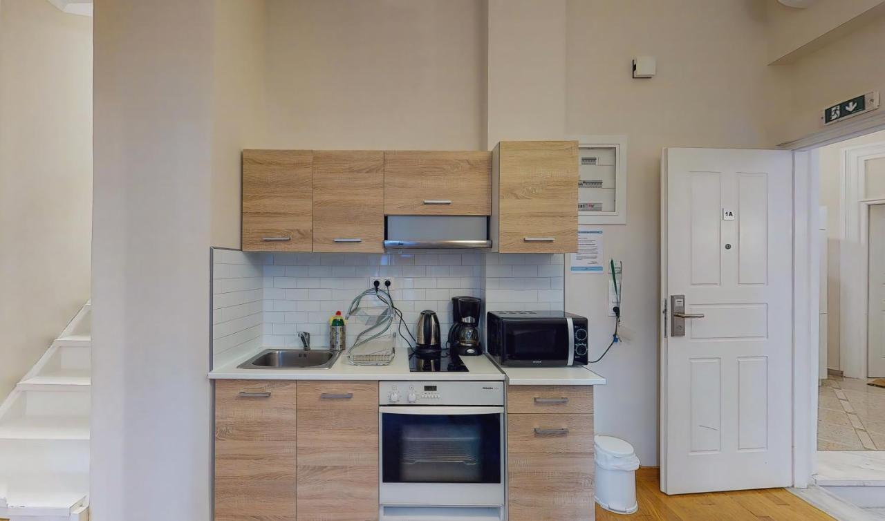 Central Apartment in Psiri  Атина Екстериор снимка